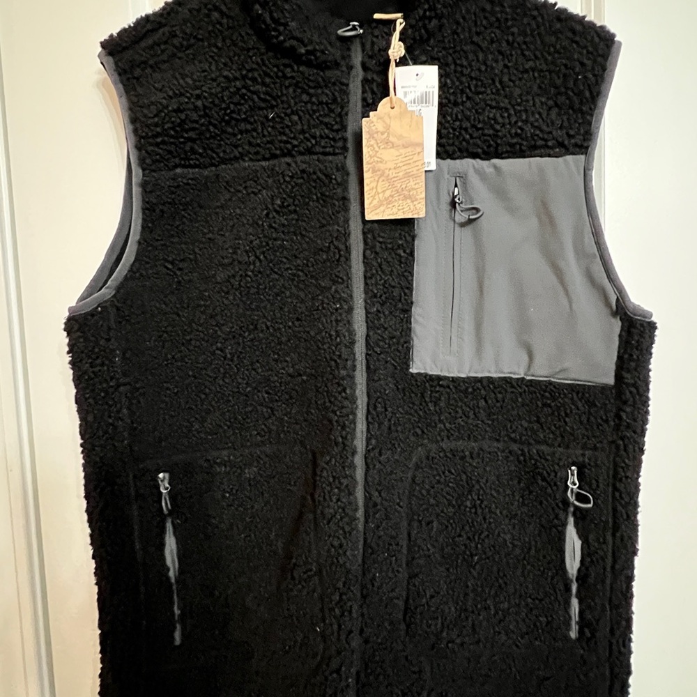 Men's Black and Gray Fleece Vest (New with Tags)